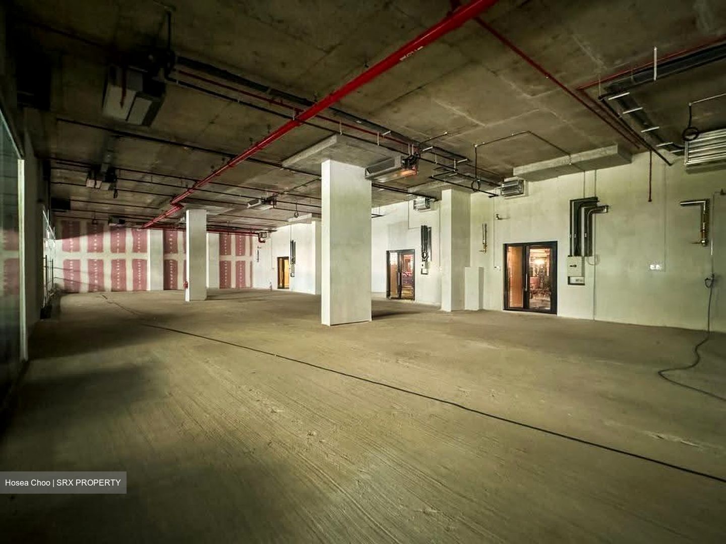 Middle Road (D7), Retail #608526701